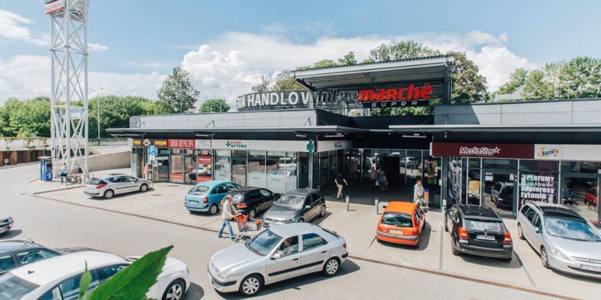 Street Mall Vis a Vis